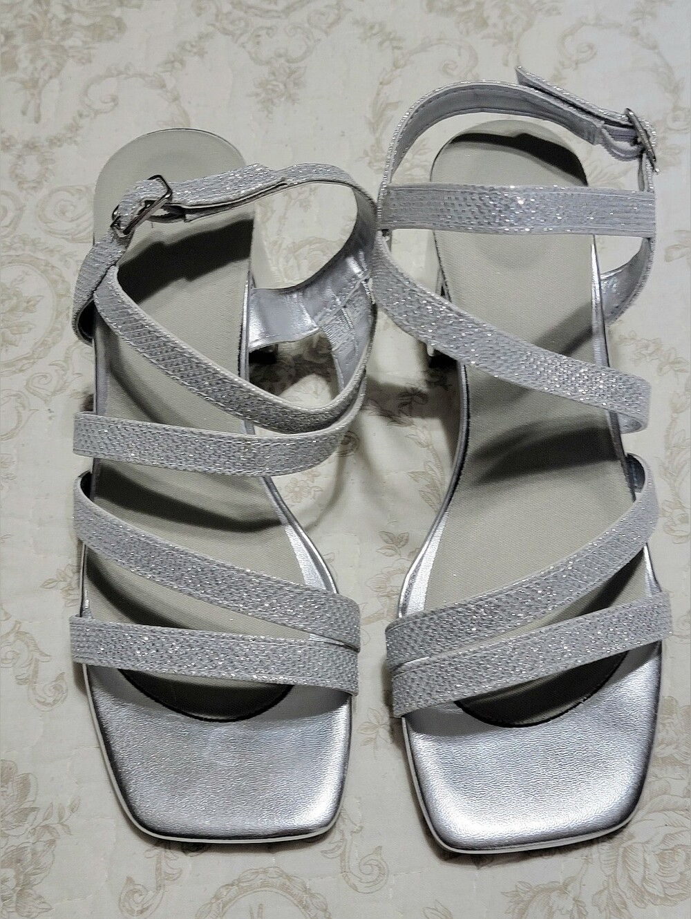 DREAMPAIRS Strappy Metallic Silver Women's Dressy Chunky Heeled Sandals size 6.5